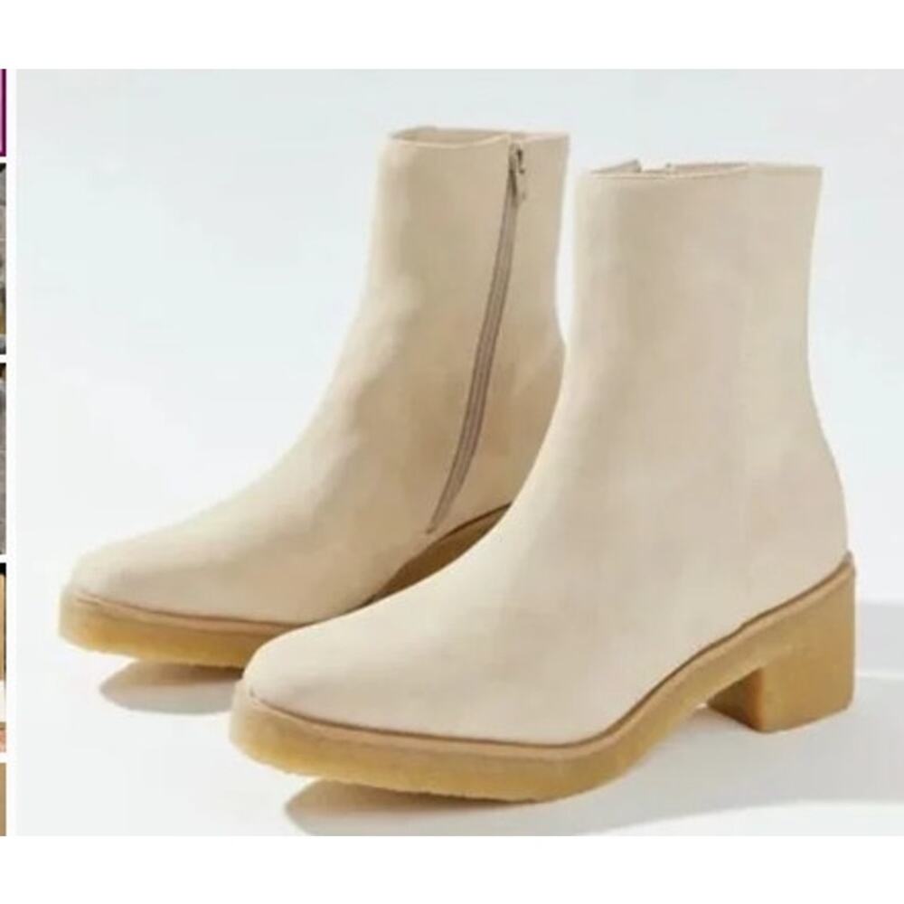 New NWOB Coconuts By Matisse Elsa Faux Suede Ankle‎ Bootie Size 8.5 Gum Sole